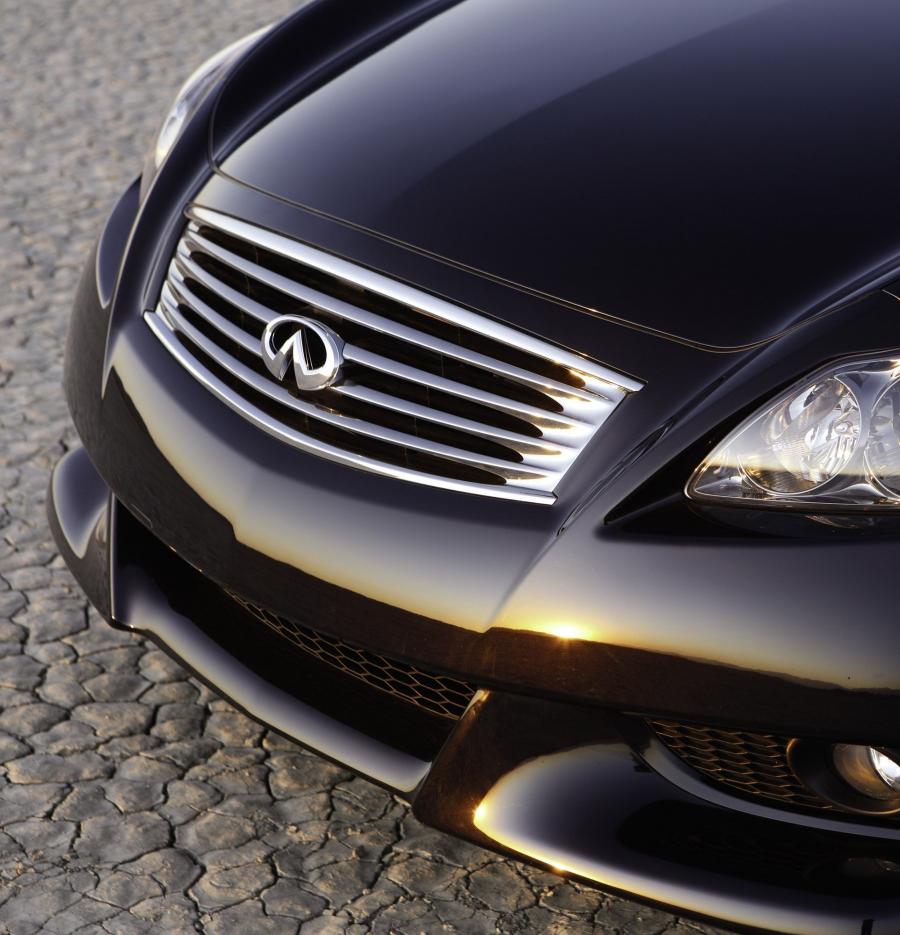  Infiniti G37 IPL Convertible 2013 года  (фото 24 из 37)